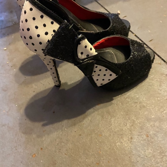 High heels - Picture 3 of 3